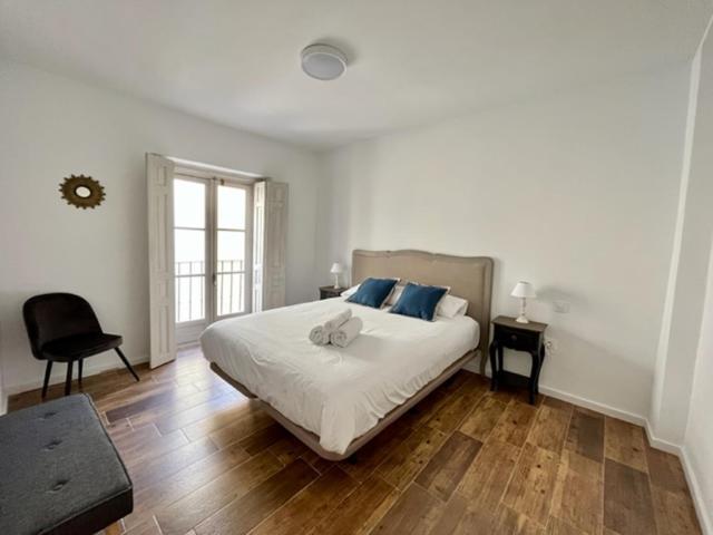 Ti2 Duplex Con Terraza Privada, 120 Metros De La Catedral Apartment Seville Ngoại thất bức ảnh